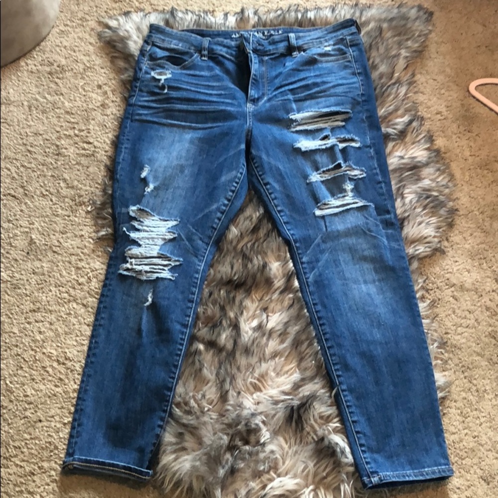 American Eagle distressed super stretch jeans